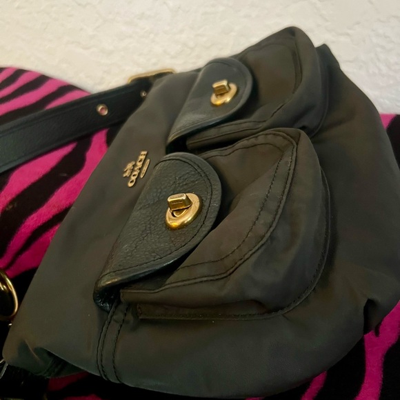 👑✅PRICE FIRM✅Coach Black Leather and Nylon Utility Shoulder Hobo Bag - Picture 6 of 16